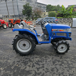 미니트랙터 ISEKI 18마력입니다