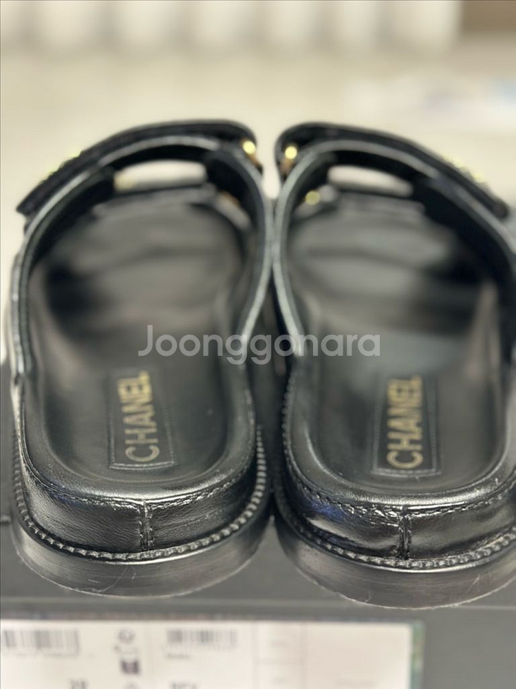 샤넬 CC 밸크로 로고 샌들 뮬 레더 39--9