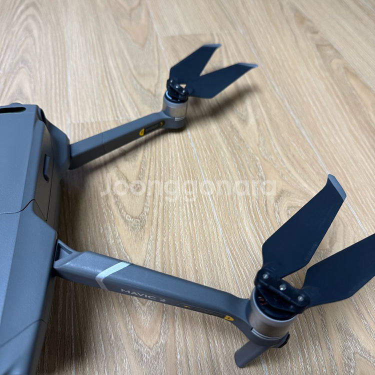 DJI 매빅2 줌 드론 팝니다.--6