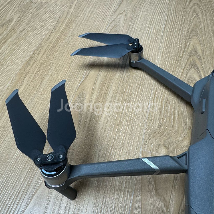 DJI 매빅2 줌 드론 팝니다.--7