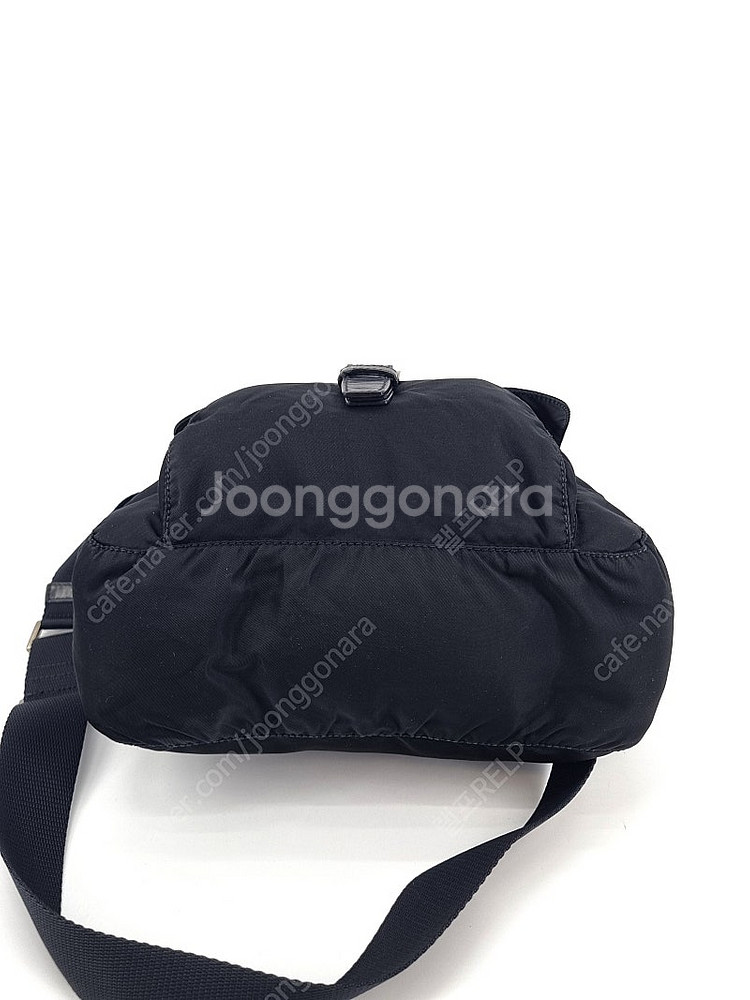 프라다 크로스백--6