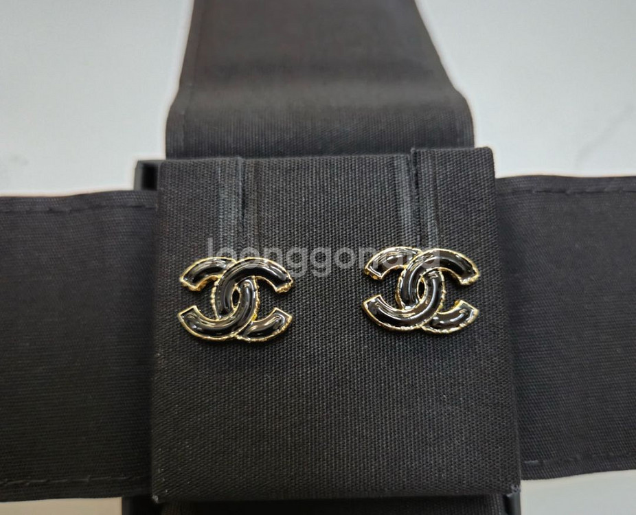 샤넬 CC 귀걸이 미개봉 선물가능 택포--1