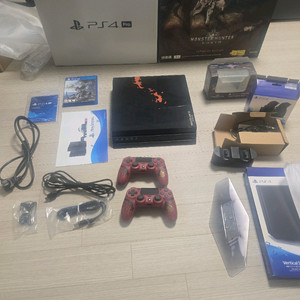 플스4 프로 1TB 리오레우스 한정판 팝니다.