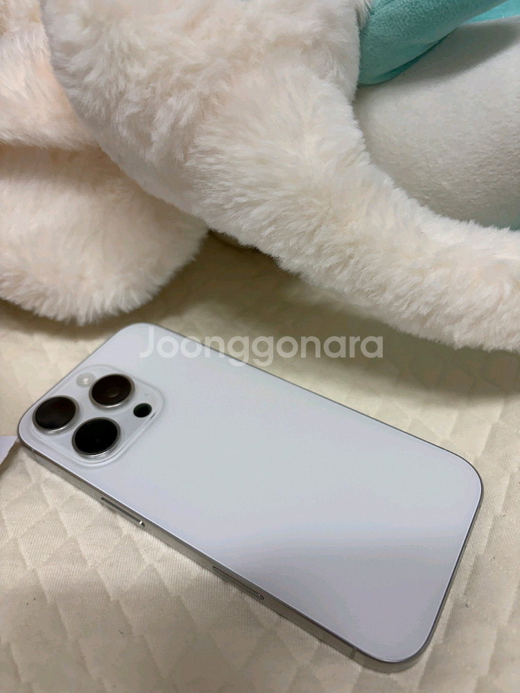 아이폰16프로 실버 256g 팔아요--2