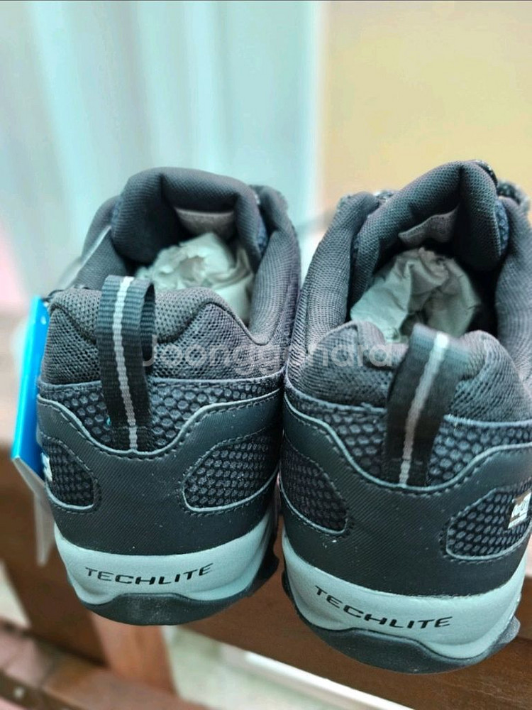 새상품 콜롬비아 등산화--2