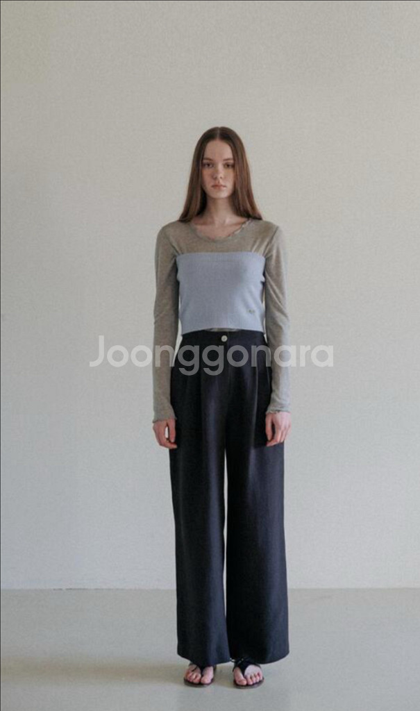 새제품 Tannat 타낫 버튼 니트탑 스카이블루 50%--2