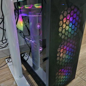 컴퓨터 본체 7950x, 램 128gb, WD 2TB