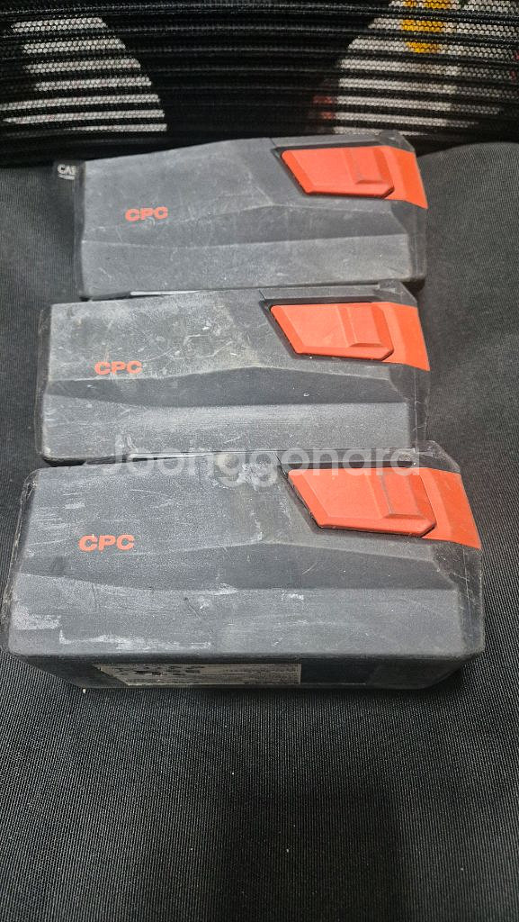 힐티 B36/5.2 리튬이온 배터리 3개와 충전기--4