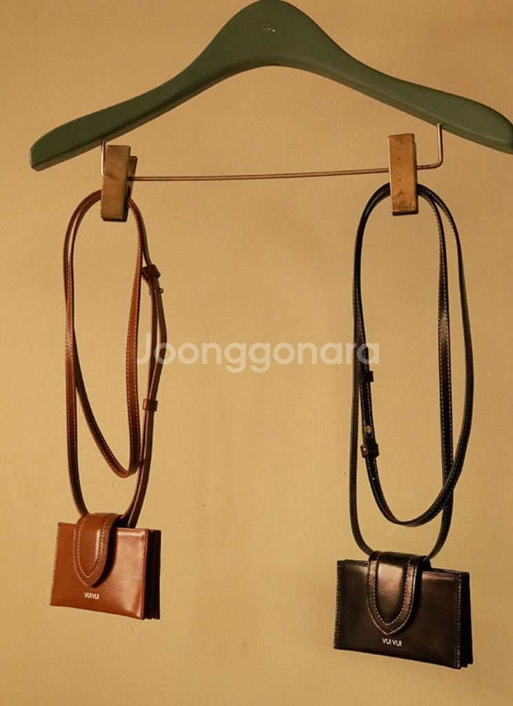 부이부이 VUIVUI 닐 월렛 블랙--1