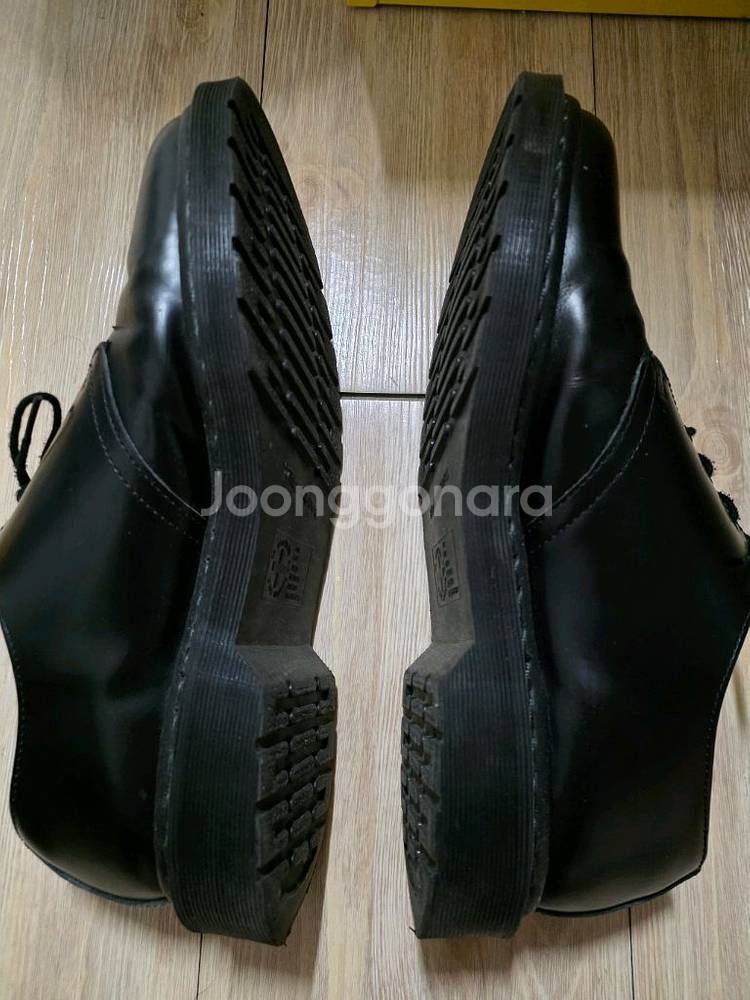 닥터마틴 290 사이즈 구두 판매 합니다--2