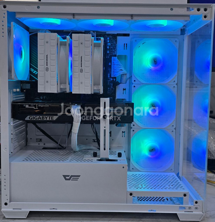 7800x3d, 5070 블랙&화이트 게이밍피씨 팝니다--2