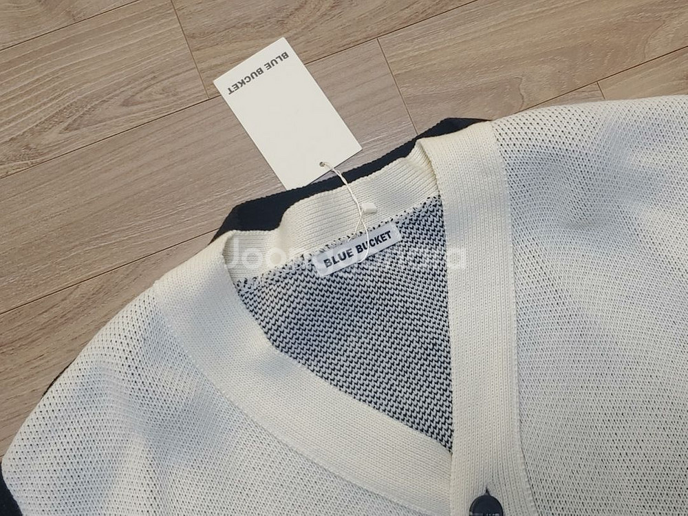 블루 버킷 브랜드의 배색 니트 가디건(XL)--4