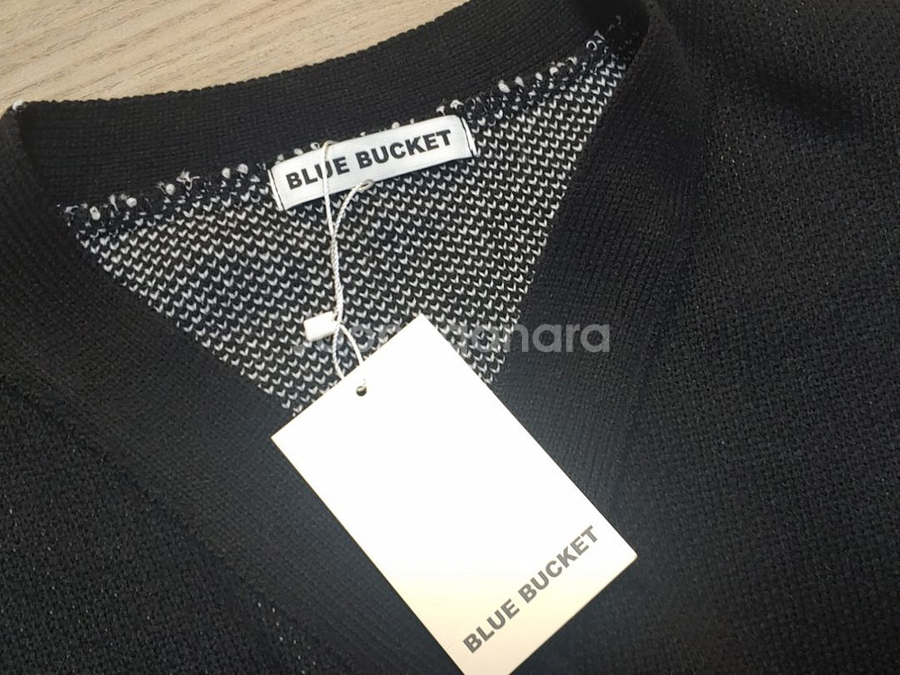 블루 버킷 브랜드의 배색 니트 가디건(XL)--2
