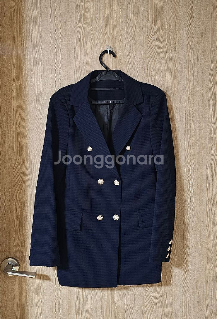 네이비 색상의 더블 블레이저 M사이즈 오버핏 새상품--0