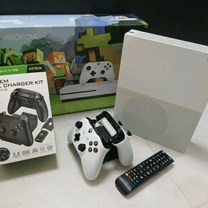 XBOX ONE S 1TB 게임4/컨트롤러2/배터리팩