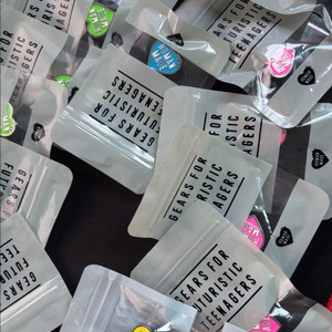 휴먼메이드 하트핀 3개 핑크 옐로 그린 세트