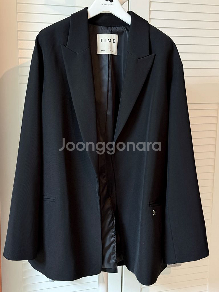 타임 엠블럼 루즈핏 블랙 자켓 66--0