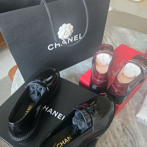 샤넬로퍼 로저비비에로퍼 이미지