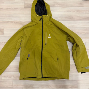 스페셜게스트 스노우보드복 액티브 자켓 판매합니다