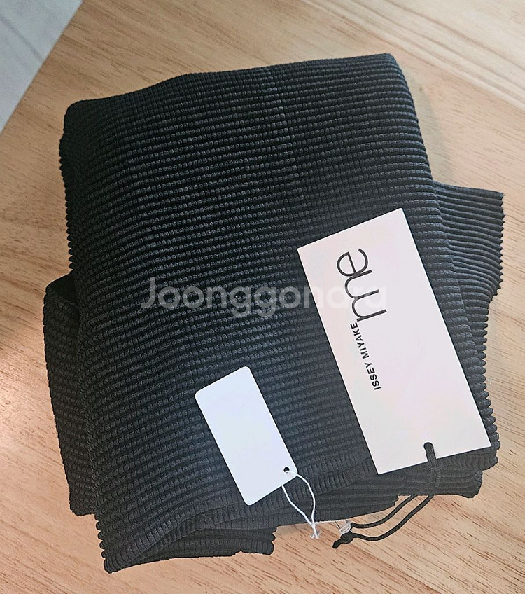 미 이세이미야케 스트레치 플리츠 가디건 블랙--2