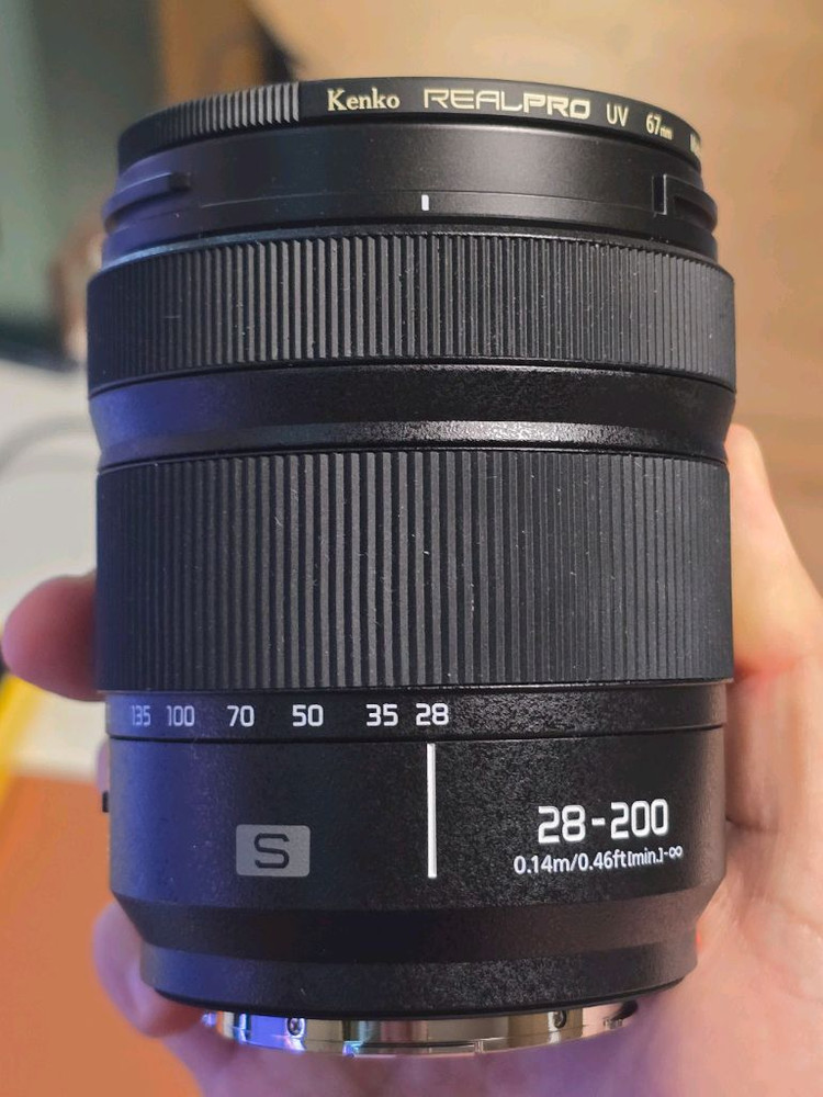 루믹스 28-200 렌즈--1