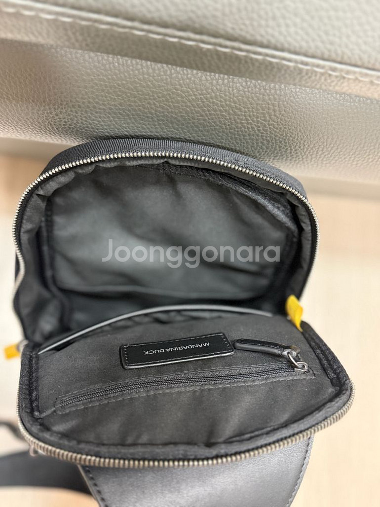 만다리나덕 백크로스 판매합니다.--3