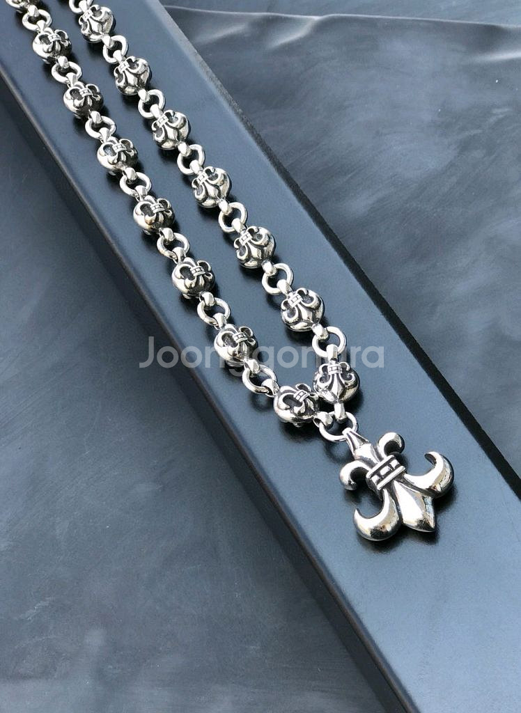 크롬하츠 플뢰르 드 리스 펜던트 목걸이--2