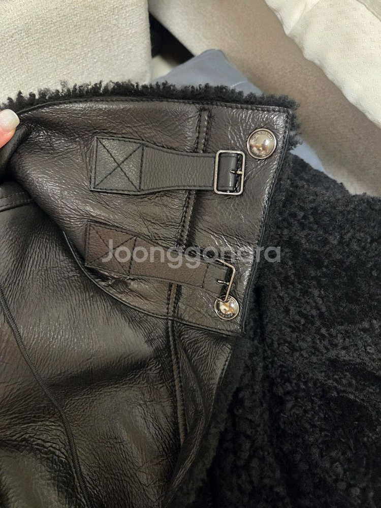 버버리런던 양가죽 무스탕 라이더 자켓--3