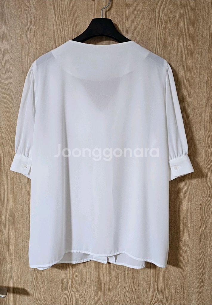 화이트 블라우스 프리사이즈 새상품--1