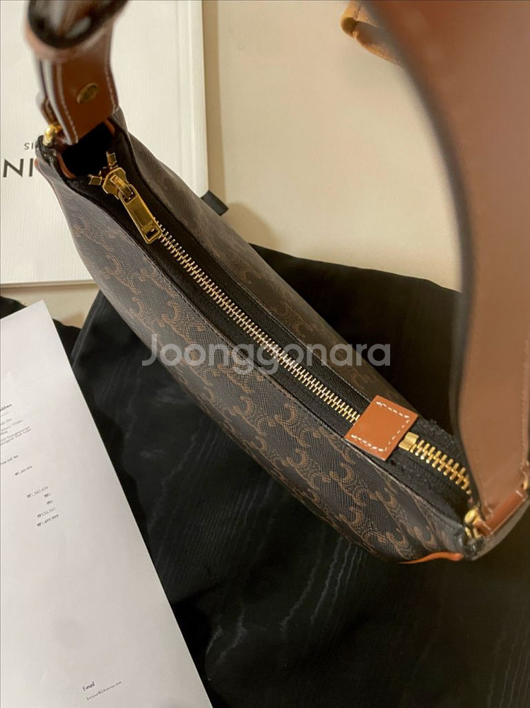 정품 셀린느 아바백 미듐 (정가 230)--5