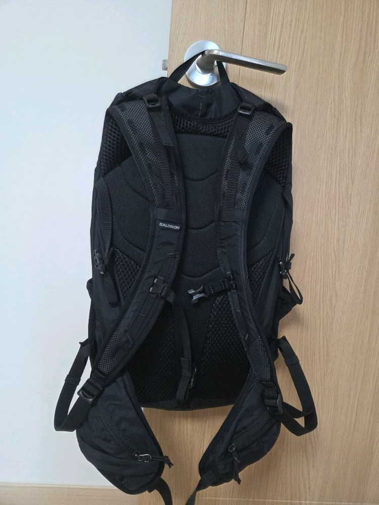 살로몬 트레일 블레이저30 검정 팝니다--2