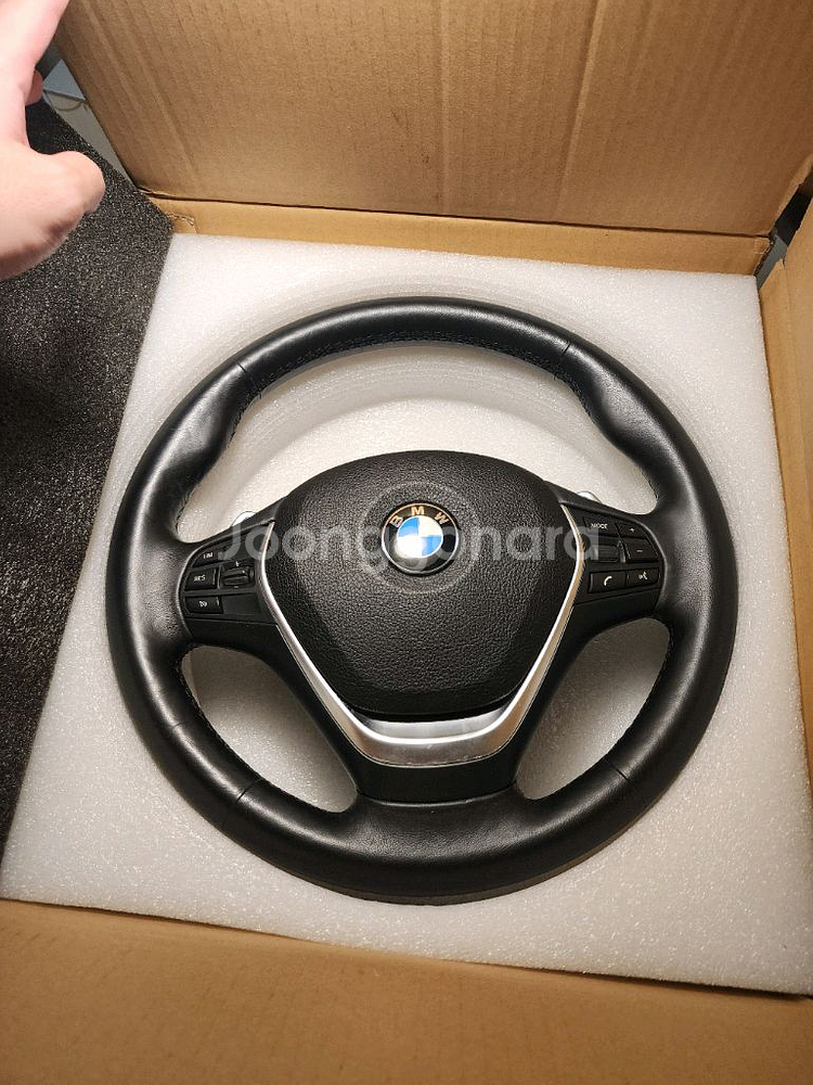BMW F32 4시리즈 럭셔리 핸들 팝니다.--0