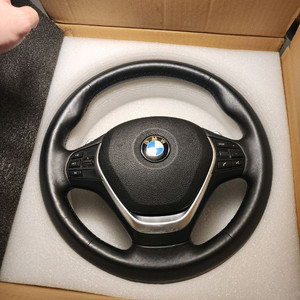 BMW F32 4시리즈 럭셔리 핸들 팝니다.