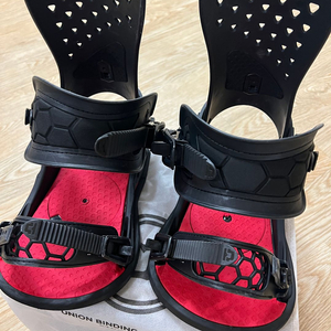 유니온 스트라타 바인딩 M 블랙/레드