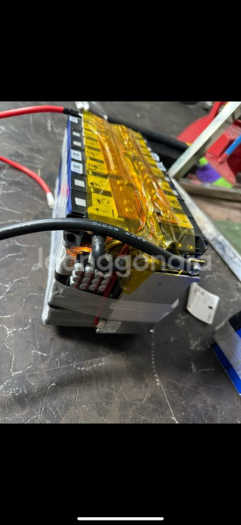 매립형인산철파워배터리. 300암페어. 14.6v.--0