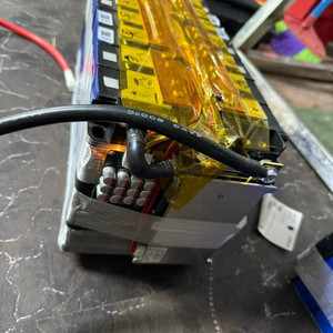 매립형인산철파워배터리. 300암페어. 14.6v.