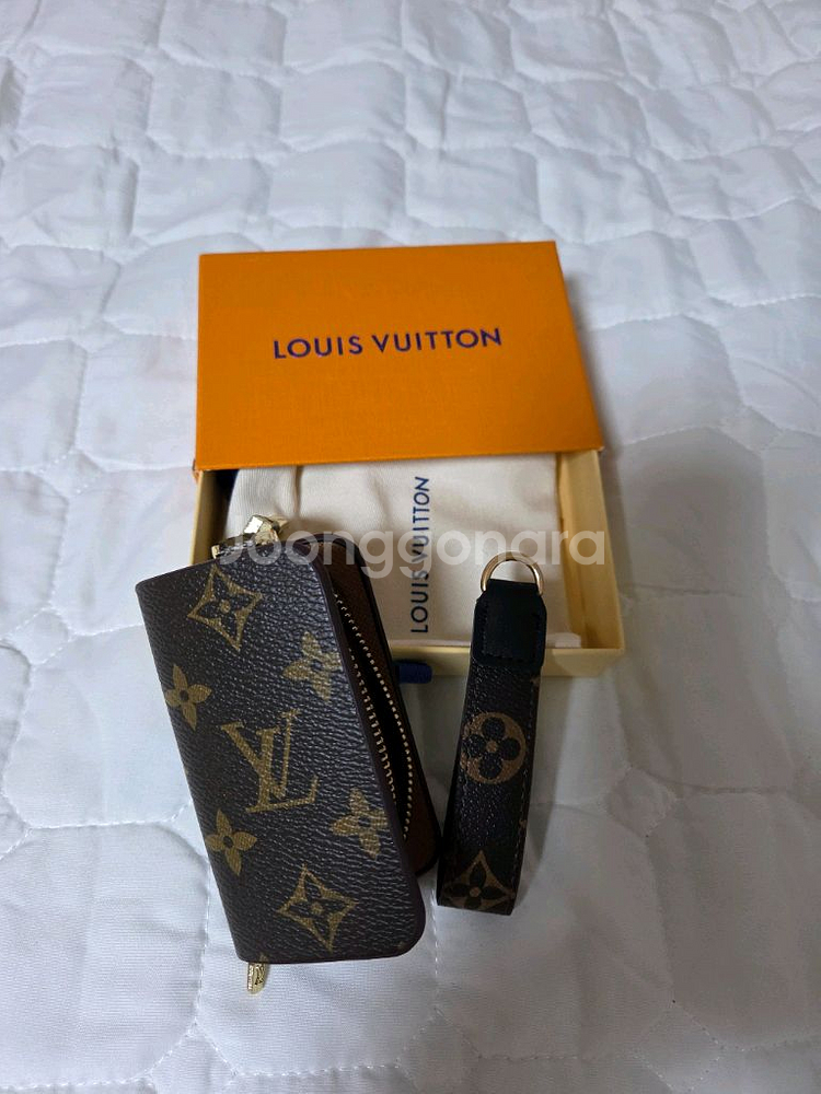 루이비통 모노그램 파우치 키링 새상품--0