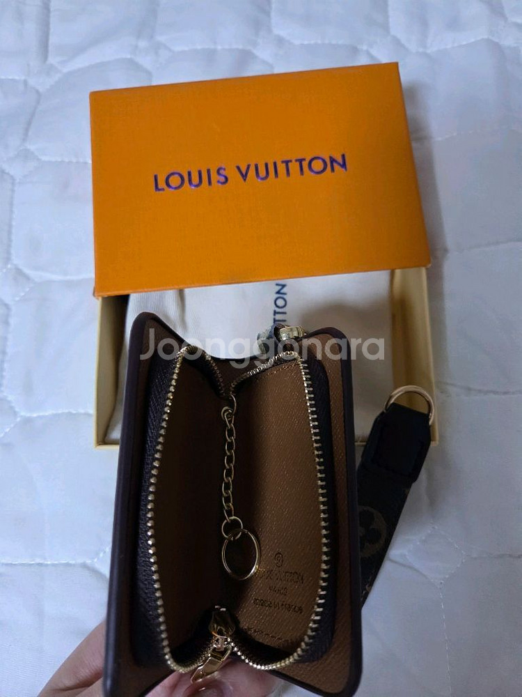 루이비통 모노그램 파우치 키링 새상품--1