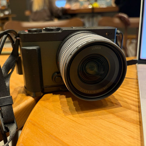 파나소닉 루믹스 S9 다크그린 + 18-40 렌즈