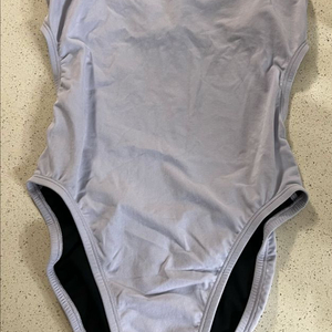 나이키컷아웃30 옥시즌퍼플