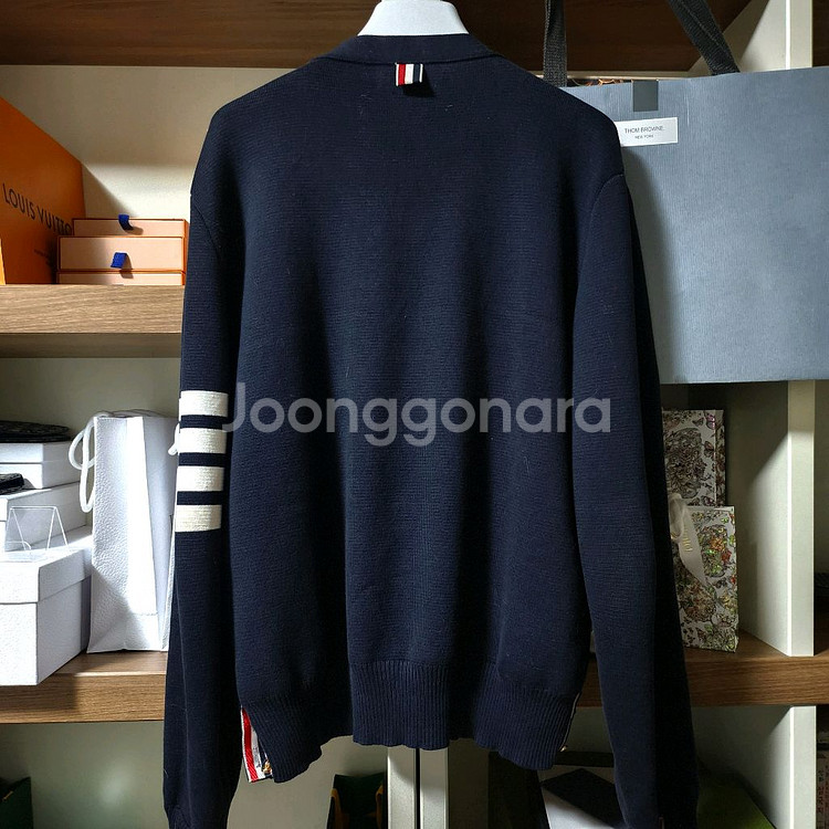 톰브라운 밀라노스티치 금장 가디건 2사이즈--1