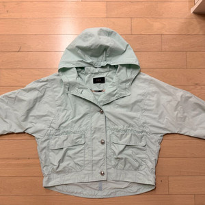 닥스키즈 버튼포인트 바람막이(140사이즈) 판매합니다