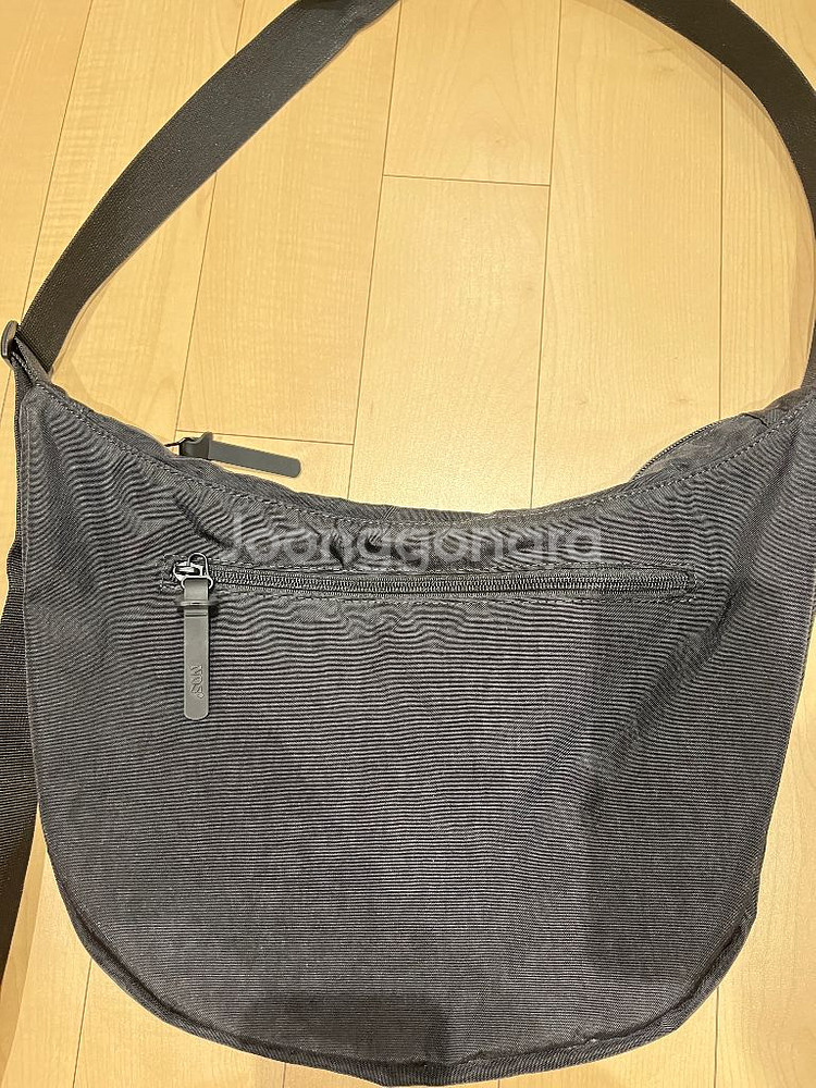 NOS7 패치 크로스백 블랙--2