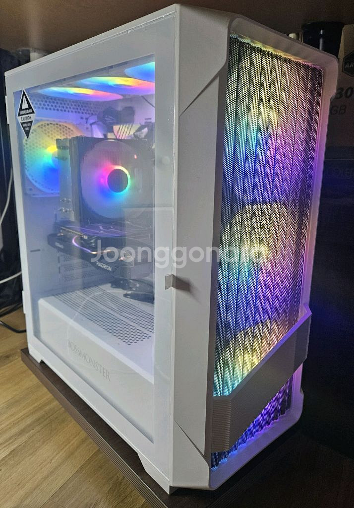 라이젠 5600 + RX 6600 게이밍 화이트 컴퓨터--0