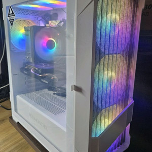 라이젠 5600 + RX 6600 게이밍 화이트 컴퓨터