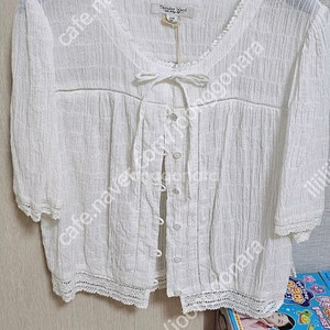 써스데이아일랜드 크링클블라우스 스몰 새상품