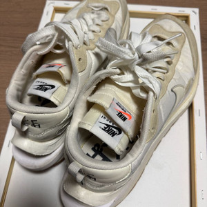 나이키 사카이 베이퍼와플 화이트앤 검 280