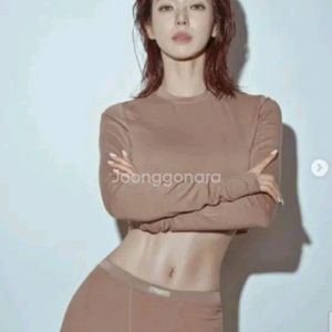 배드블러드 바디프로필 세트 초아착용