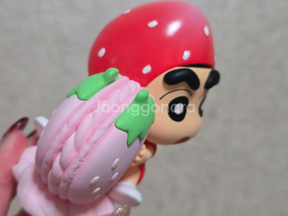 탑토이 짱구 딜리셔스 카스카베 딸기 피규어--1