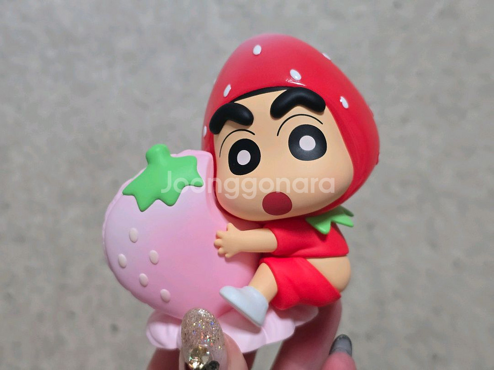 탑토이 짱구 딜리셔스 카스카베 딸기 피규어--0